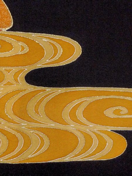 画像9: M1228K  女性用 留袖  シルク(正絹)   黒, かすみ 【中古】 【USED】 【リサイクル】 ★★☆☆☆ (9)