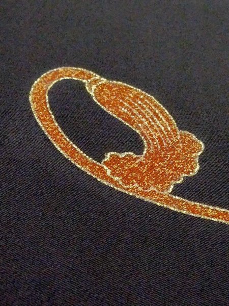 画像12: M1228K  女性用 留袖  シルク(正絹)   黒, かすみ 【中古】 【USED】 【リサイクル】 ★★☆☆☆ (12)