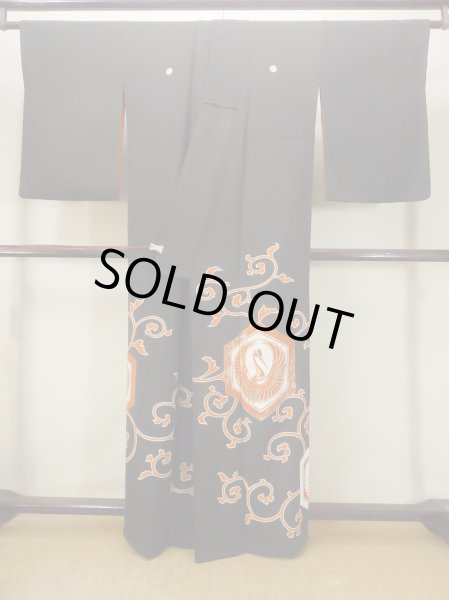 画像2: M1228L  女性用 留袖  シルク（正絹）   黒, 唐草 【中古】 【USED】 【リサイクル】 ★★☆☆☆ (2)