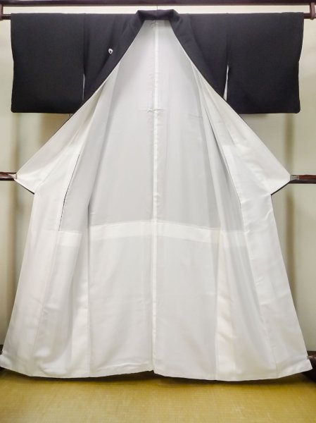 画像3: M1228Q  女性用 留袖  化繊   黒, 松/松葉 【中古】 【USED】 【リサイクル】 ★★☆☆☆ (3)