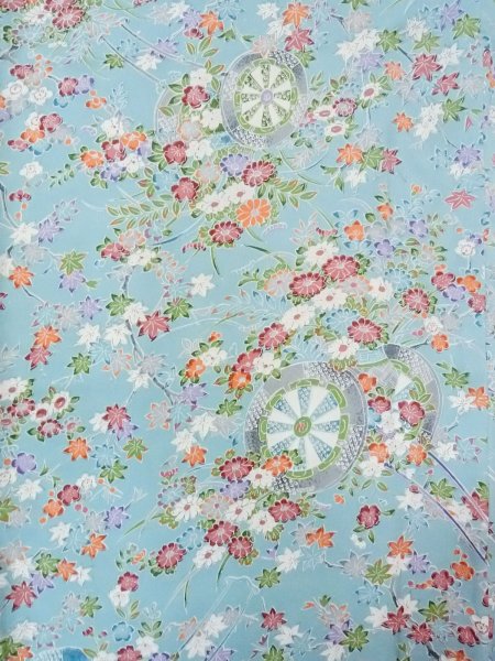 画像4: M1228V  女性用 小紋  シルク(正絹)  淡い 水色, 菊 【中古】 【USED】 【リサイクル】 ★★☆☆☆ (4)