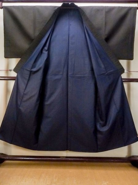 画像2: N0116C  男性用着物  シルク(正絹)  深い 紺, 木目 【中古】 【USED】 【リサイクル】 ★★☆☆☆ (2)