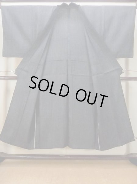 画像2: N0116E Mint  男性用着物  シルク（正絹）  深い 紺, 縞 【中古】 【USED】 【リサイクル】 ★★★★☆ (2)