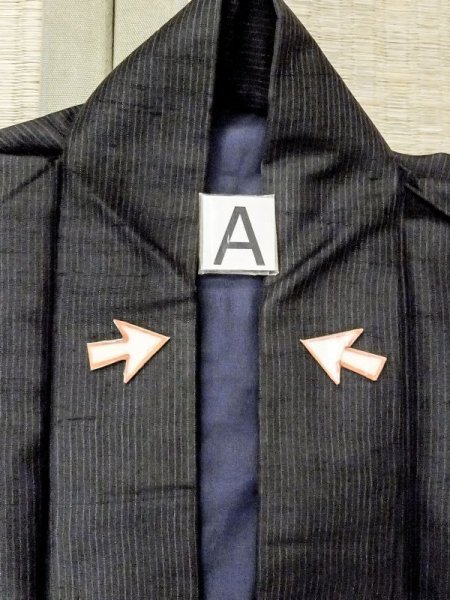 画像12: N0116J  男性用着物  シルク(正絹)  深い 紺, 縞 【中古】 【USED】 【リサイクル】 ★☆☆☆☆ (12)