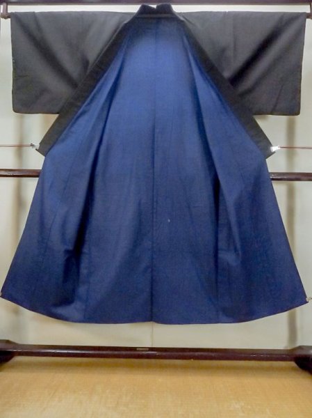 画像2: N0117C Mint  男性用着物  シルク(正絹)  深い 茶色, 線 【中古】 【USED】 【リサイクル】 ★★★★☆ (2)