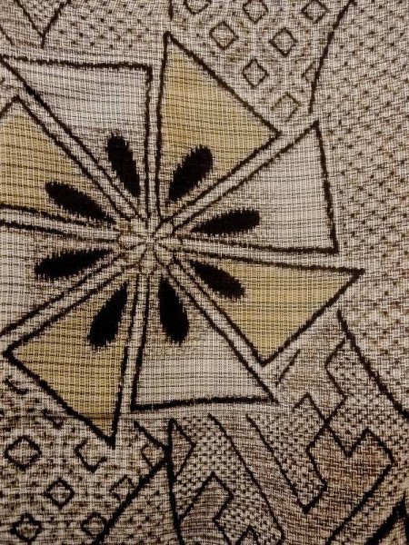 画像6: N0123A  女性用 紬  シルク（正絹）   茶色, 紗綾形文 【中古】 【USED】 【リサイクル】 ★★☆☆☆ (6)