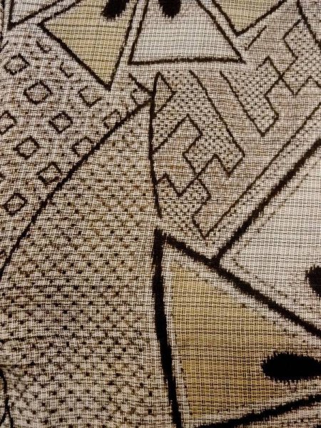 画像7: N0123A  女性用 紬  シルク（正絹）   茶色, 紗綾形文 【中古】 【USED】 【リサイクル】 ★★☆☆☆ (7)