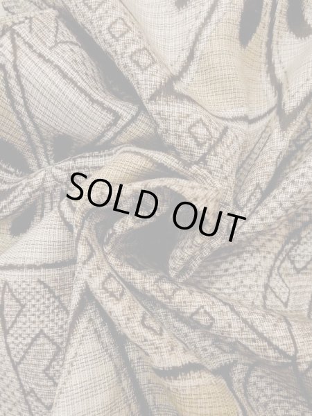 画像11: N0123A  女性用 紬  シルク（正絹）   茶色, 紗綾形文 【中古】 【USED】 【リサイクル】 ★★☆☆☆ (11)