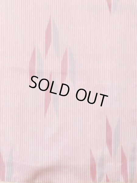 画像4: N0123C  女性用 紬 使用感あり、矢羽根柄 シルク（正絹） 鮮やか 灰色がかった 桃色, 縞 【中古】 【USED】 【リサイクル】 ★★☆☆☆ (4)