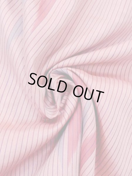 画像10: N0123C  女性用 紬 使用感あり、矢羽根柄 シルク（正絹） 鮮やか 灰色がかった 桃色, 縞 【中古】 【USED】 【リサイクル】 ★★☆☆☆ (10)