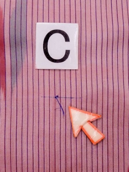 画像14: N0123C  女性用 紬 使用感あり、矢羽根柄 シルク(正絹) 鮮やか 灰色がかった 桃色, 縞 【中古】 【USED】 【リサイクル】 ★★☆☆☆ (14)