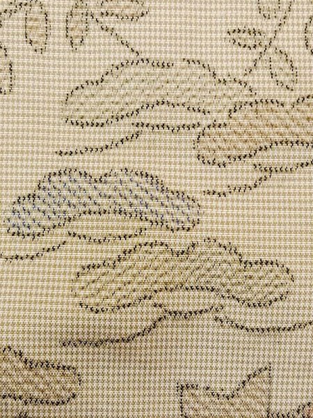 画像7: N0123K  女性用 紬  シルク(正絹) 薄い 灰色がかった ベージュ, ぼたん 【中古】 【USED】 【リサイクル】 ★★☆☆☆ (7)