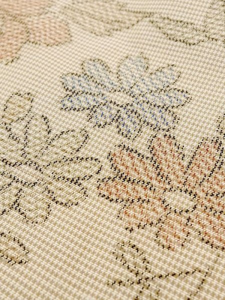 画像8: N0123K  女性用 紬  シルク(正絹) 薄い 灰色がかった ベージュ, ぼたん 【中古】 【USED】 【リサイクル】 ★★☆☆☆ (8)