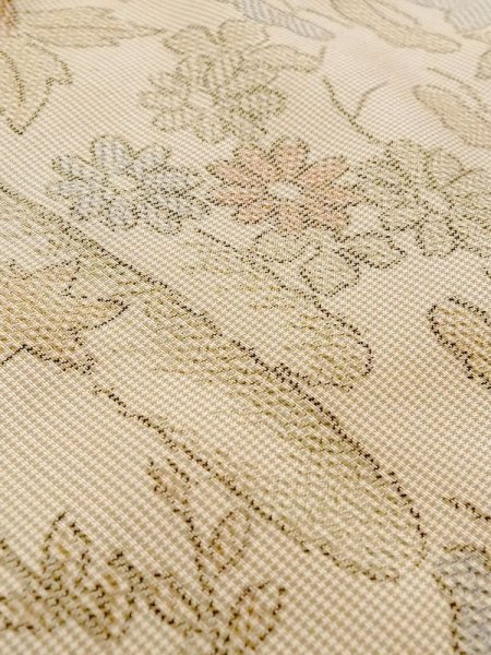 画像9: N0123K  女性用 紬  シルク(正絹) 薄い 灰色がかった ベージュ, ぼたん 【中古】 【USED】 【リサイクル】 ★★☆☆☆ (9)