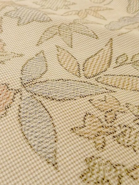 画像10: N0123K  女性用 紬  シルク(正絹) 薄い 灰色がかった ベージュ, ぼたん 【中古】 【USED】 【リサイクル】 ★★☆☆☆ (10)