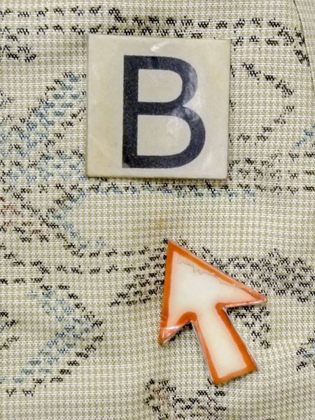 画像15: N0123O  女性用 紬  シルク（正絹） 淡い 灰色がかった 緑色, 花 【中古】 【USED】 【リサイクル】 ★★☆☆☆ (15)