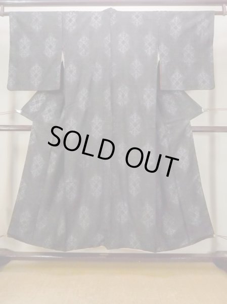 画像1: N0123Q  女性用 紬  シルク（正絹）  深い 灰色, 抽象的模様 【中古】 【USED】 【リサイクル】 ★★☆☆☆ (1)