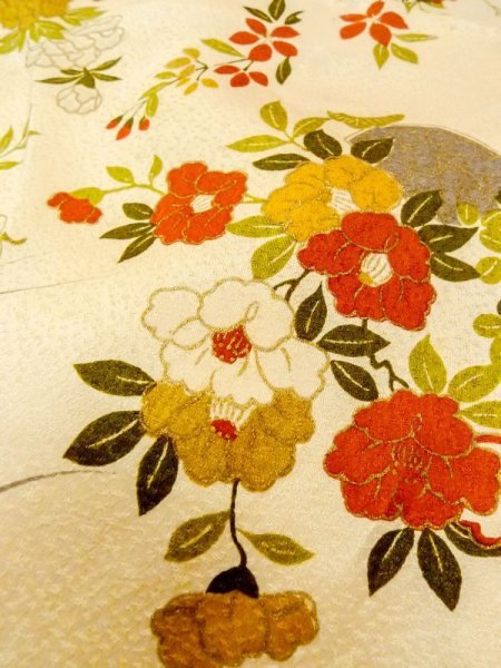 画像9: N0130D  女性用 小紋  シルク(正絹)   アイボリー, ぼたん 【中古】 【USED】 【リサイクル】 ★★☆☆☆ (9)