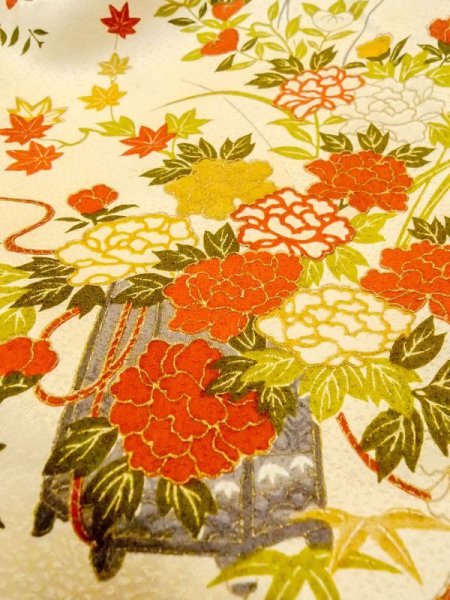 画像10: N0130D  女性用 小紋  シルク(正絹)   アイボリー, ぼたん 【中古】 【USED】 【リサイクル】 ★★☆☆☆ (10)