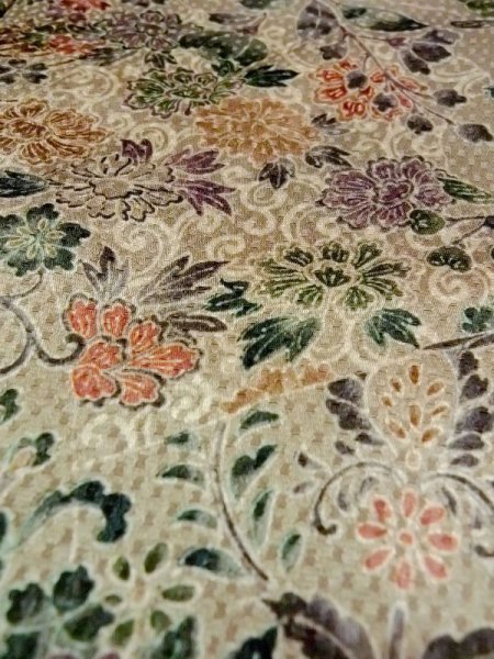 画像10: N0130F  女性用 小紋  シルク(正絹)  淡い トープ, ぼたん 【中古】 【USED】 【リサイクル】 ★★☆☆☆ (10)