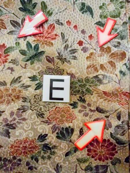 画像18: N0130F  女性用 小紋  シルク(正絹)  淡い トープ, ぼたん 【中古】 【USED】 【リサイクル】 ★★☆☆☆ (18)