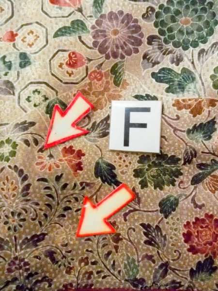 画像19: N0130F  女性用 小紋  シルク(正絹)  淡い トープ, ぼたん 【中古】 【USED】 【リサイクル】 ★★☆☆☆ (19)