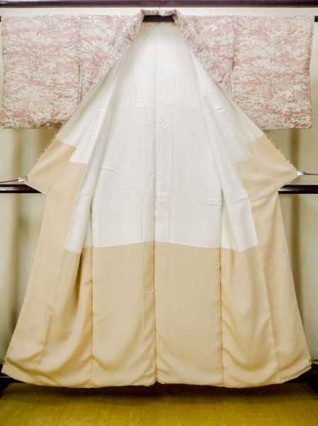 画像2: N0130G  女性用 小紋  シルク(正絹)  淡い 珊瑚色, ぼたん 【中古】 【USED】 【リサイクル】 ★★★☆☆ (2)