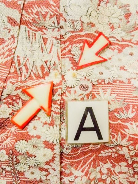 画像14: N0130G  女性用 小紋  シルク(正絹)  淡い 珊瑚色, ぼたん 【中古】 【USED】 【リサイクル】 ★★★☆☆ (14)