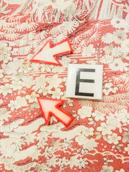 画像18: N0130G  女性用 小紋  シルク(正絹)  淡い 珊瑚色, ぼたん 【中古】 【USED】 【リサイクル】 ★★★☆☆ (18)