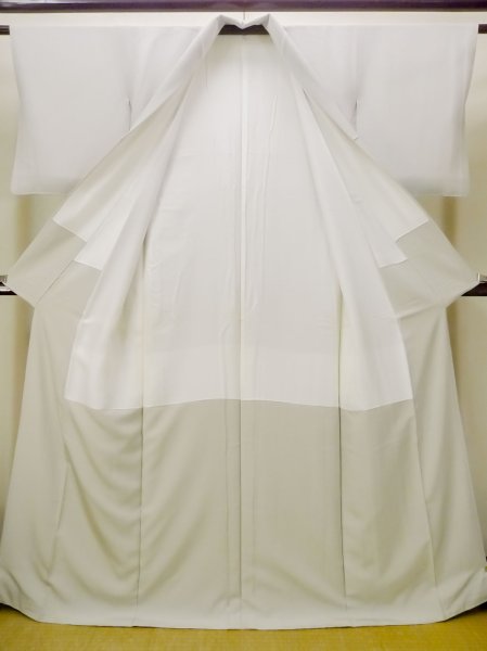 画像2: N0130K  女性用 色無地  シルク(正絹) 淡い 緑み 灰色,  【中古】 【USED】 【リサイクル】 ★★★☆☆ (2)