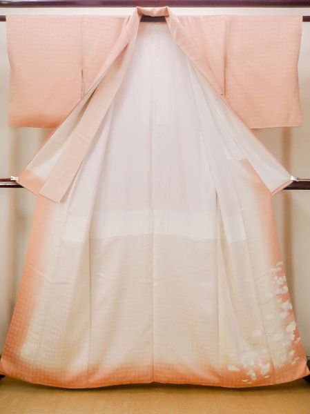 画像2: N0130Q  女性用 色無地  シルク(正絹) 淡い 灰色がかった 珊瑚色,  【中古】 【USED】 【リサイクル】 ★★☆☆☆ (2)