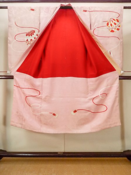 画像2: N0131B  女性用 子供用 汚れ/染み まり シルク(正絹) 淡い 薄い 桃色, 青海波 【中古】 【USED】 【リサイクル】 ★☆☆☆☆ (2)