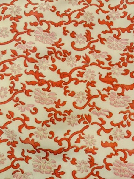 画像4: N0209A  女性用 子供用 綿入り シルク(正絹)   アイボリー, 桜 【中古】 【USED】 【リサイクル】 ★★☆☆☆ (4)