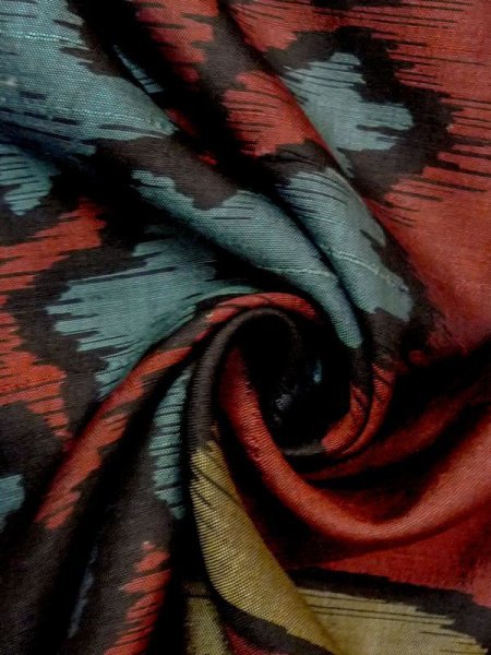 画像9: N0209D  女性用 羽織  シルク(正絹)  深い えんじ, 桐 【中古】 【USED】 【リサイクル】 ★☆☆☆☆ (9)