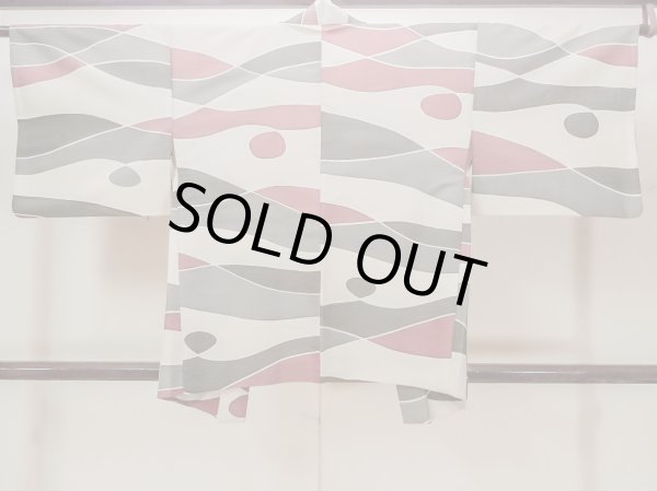 画像2: N0209T  女性用 羽織  シルク（正絹）   オフ　ホワイト, 幾何学模様 【中古】 【USED】 【リサイクル】 ★★☆☆☆ (2)