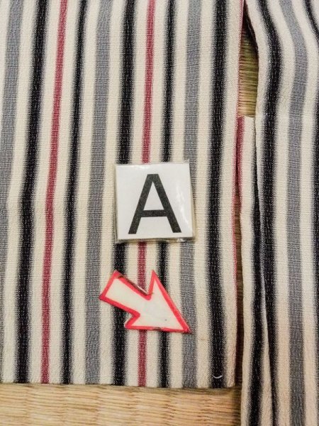 画像14: N0209V  女性用 羽織  シルク(正絹)   オフ ホワイト, 縞 【中古】 【USED】 【リサイクル】 ★★☆☆☆ (14)