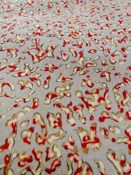 画像10: N0209Z  女性用 羽織  シルク(正絹)   灰色, 抽象的模様 【中古】 【USED】 【リサイクル】 ★☆☆☆☆ (10)