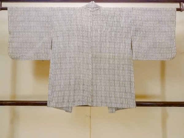 画像2: N0210B  女性用 羽織  シルク(正絹)   オフ ホワイト, 線 【中古】 【USED】 【リサイクル】 ★★☆☆☆ (2)