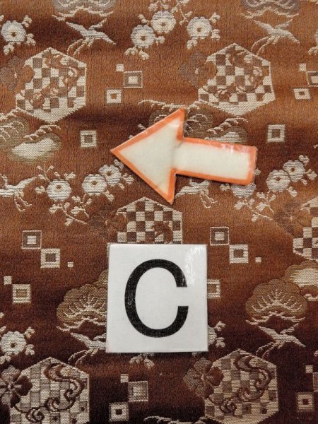 画像9: N0216N 名古屋帯 女性用着物 シルク(正絹)  光沢のある 茶色 花 【中古】 【USED】 【リサイクル】 ★★☆☆☆ (9)