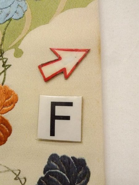 画像12: N0216P 名古屋帯 女性用着物 シルク(正絹) 淡い 灰色がかった 黄緑色 菊 【中古】 【USED】 【リサイクル】 ★★☆☆☆ (12)