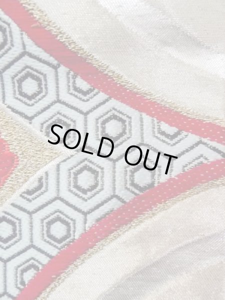 画像8: N0227D 袋帯 女性用着物 シルク（正絹）  光沢のある 銀色 ぼたん 【中古】 【USED】 【リサイクル】 ★★★★☆ (8)