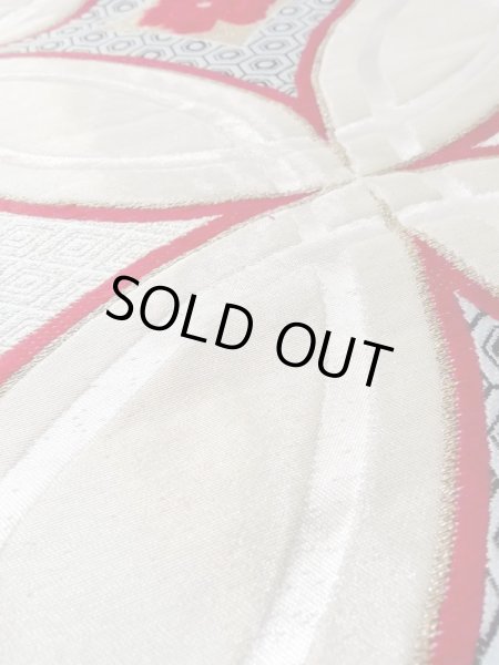 画像12: N0227D 袋帯 女性用着物 シルク（正絹）  光沢のある 銀色 ぼたん 【中古】 【USED】 【リサイクル】 ★★★★☆ (12)