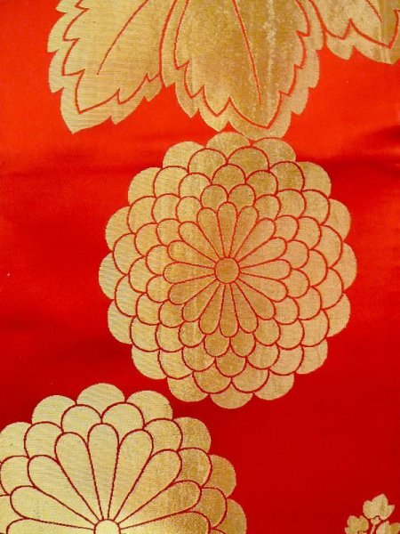 画像3: N0227F 袋帯 女性用着物 シルク(正絹)  光沢のある 赤色 菊 【中古】 【USED】 【リサイクル】 ★★☆☆☆ (3)