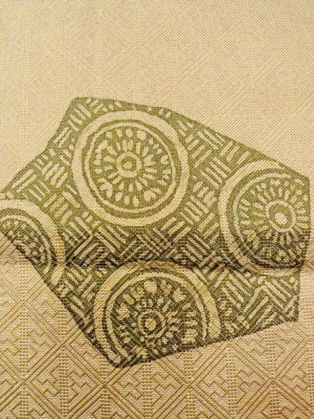 画像15: N0227G 袋帯 女性用着物 シルク（正絹）  光沢のある 金色 花 【中古】 【USED】 【リサイクル】 ★★☆☆☆ (15)