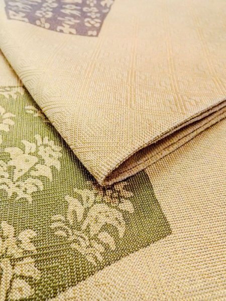 画像17: N0227G 袋帯 女性用着物 シルク（正絹）  光沢のある 金色 花 【中古】 【USED】 【リサイクル】 ★★☆☆☆ (17)