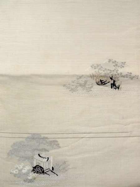 画像2: N0227I 袋帯 女性用着物 シルク(正絹)   アイボリー 菊 【中古】 【USED】 【リサイクル】 ★★☆☆☆ (2)