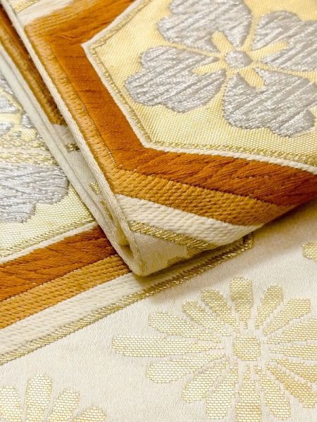 画像10: N0227L 袋帯 女性用着物 シルク(正絹)   アイボリー 菊 【中古】 【USED】 【リサイクル】 ★★☆☆☆ (10)