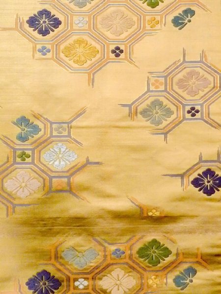 画像3: N0227X 袋帯 女性用着物 シルク(正絹)   金色 花菱 【中古】 【USED】 【リサイクル】 ★★☆☆☆ (3)