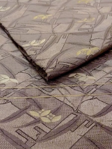 画像7: N0228D 袋帯 女性用着物 シルク(正絹)  灰色がかった オリーブ 花 【中古】 【USED】 【リサイクル】 ★★☆☆☆ (7)