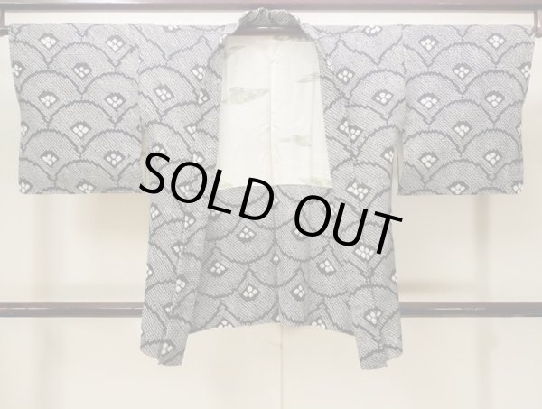 画像1: N0305C  女性用 羽織  シルク（正絹）   黒, 青海波 【中古】 【USED】 【リサイクル】 ★★★☆☆ (1)